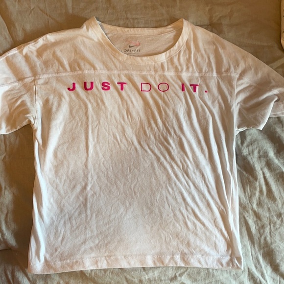 Nike Tops - Nike shirt